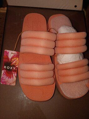 Roxy totally tubular peach double strap platform sandals size 6 brand new